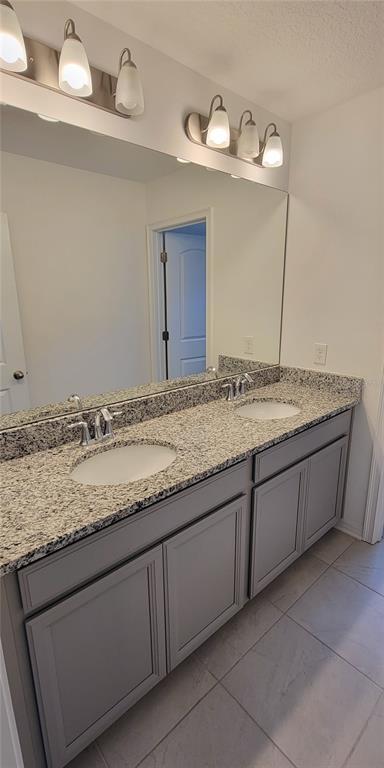 Building Photo - 17415 Bal Harbour Dr