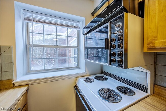 Building Photo - 19436 Van Aken Blvd