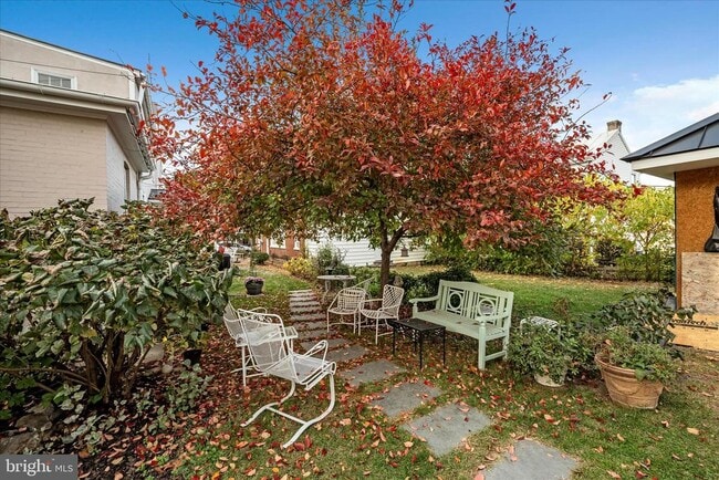 Building Photo - 6 E Cecil St