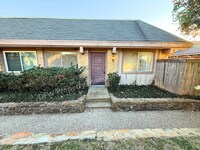 Building Photo - Inviting 3-Bedroom Condo with Fenced Backyard and Pool Access for LEASE in Irving, TX