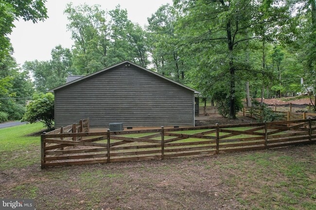 Building Photo - 309 Old Shady Grove Ln
