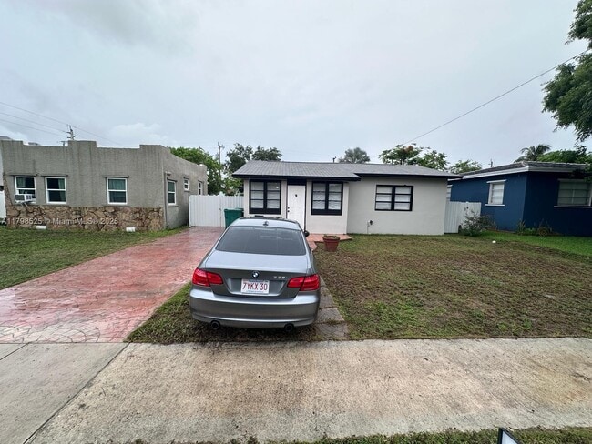 Primary Photo - 209 SW 5th St