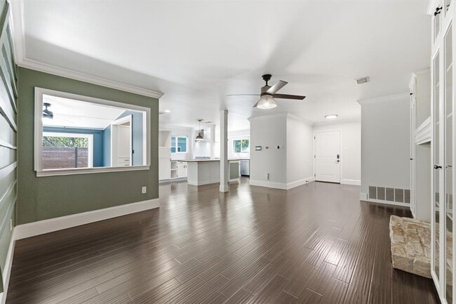 Building Photo - 8404 Hornet Dr