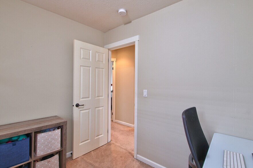 Building Photo - 17536 SW Parkway Ct