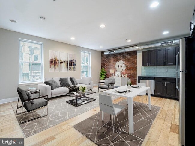 Building Photo - 2700 E Auburn St