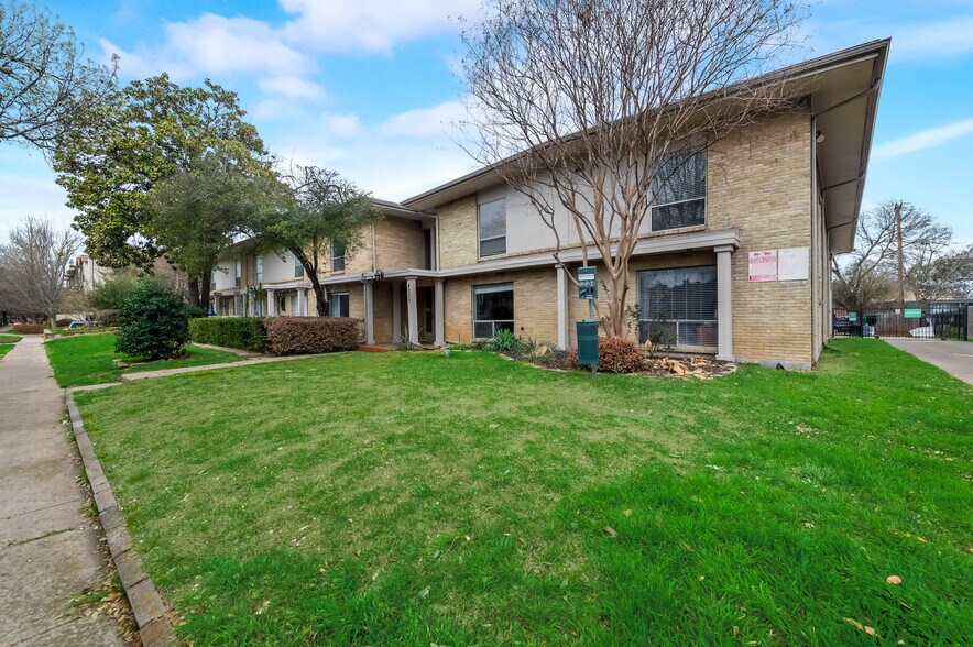 Building Photo - 4330 Bowser Ave