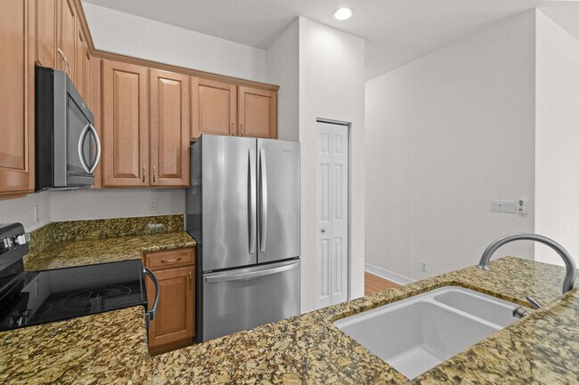 Building Photo - 4930 Bonsai Cir