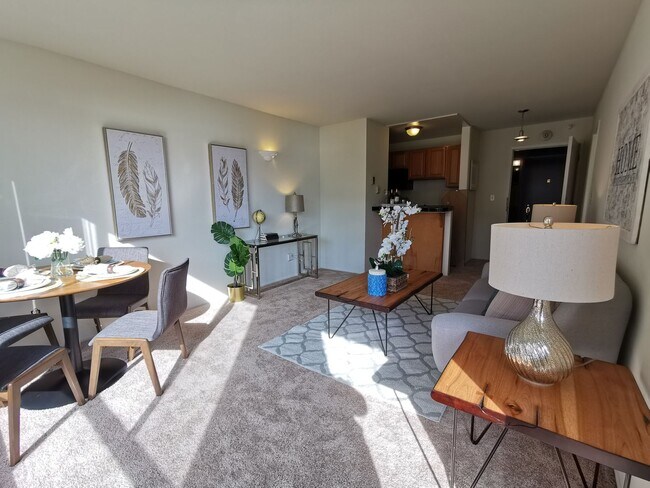 Building Photo - One Bedroom Condo Available in Watergate C...