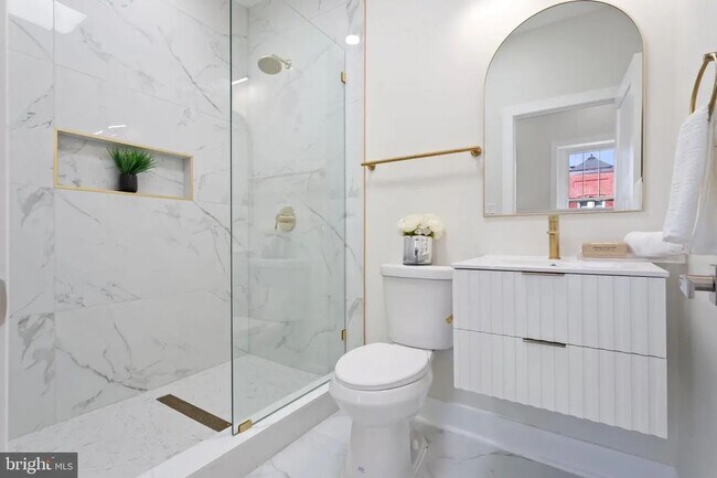 Building Photo - 116 Thomas St NW