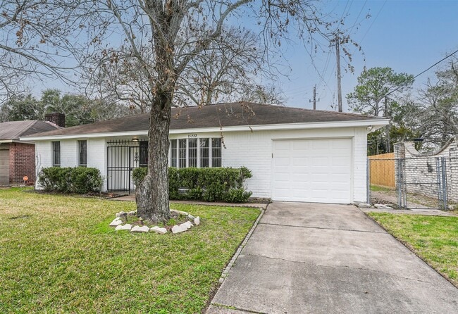 Building Photo - 15222 Wickbriar Dr