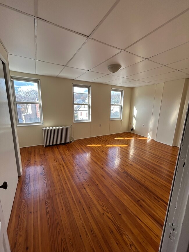 Building Photo - 33 Weber St