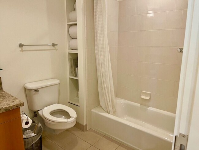 Building Photo - Great East Village Rental