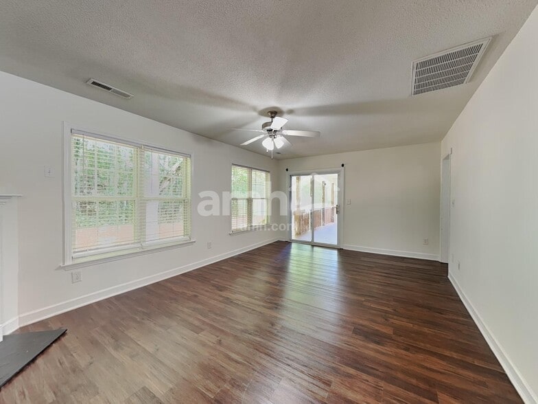 Building Photo - 1629 Hawkcrest Ln