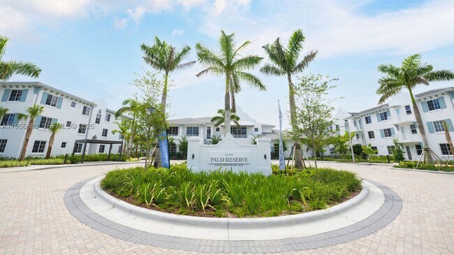 Building Photo - 4350 Peregrine C1