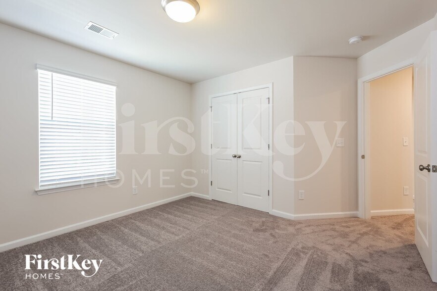 Building Photo - 613 Goldburn Wy