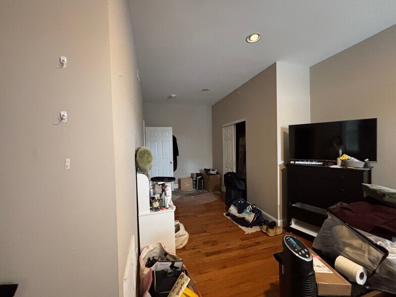 Building Photo - 57 E Butler Ave