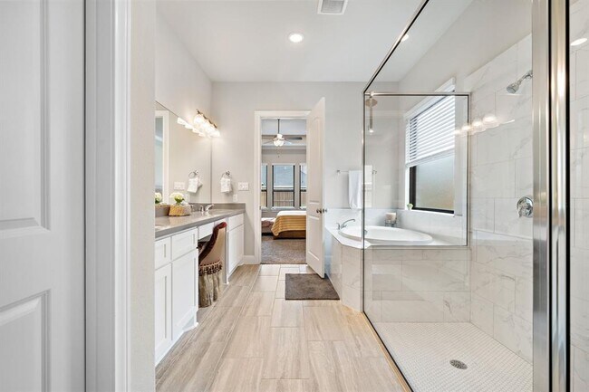 Building Photo - 27426 Haywood Ln