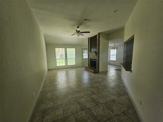 Building Photo - 3206 Pebble Lake Dr
