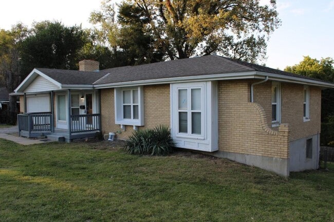 Building Photo - 4926 Haskell Ave