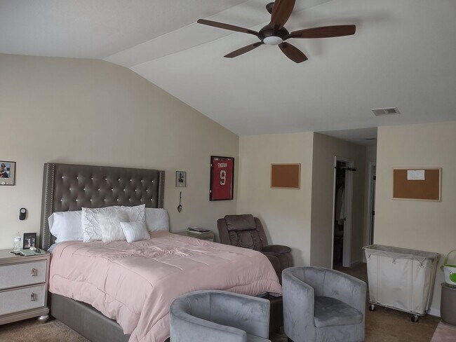 Building Photo - Great Four Bedroom Home in Elgin, SC!