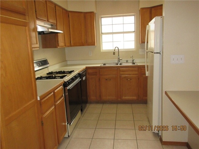 Building Photo - 3910 Lindsey Ave