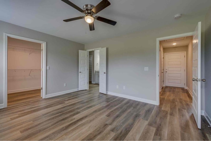 Building Photo - 648 S Tunnel Rd