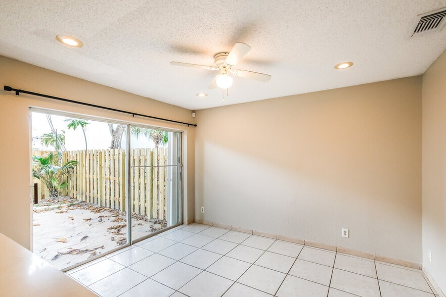 Building Photo - 6701 Fern St