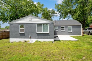 Building Photo - 8502 Dianthus Ln