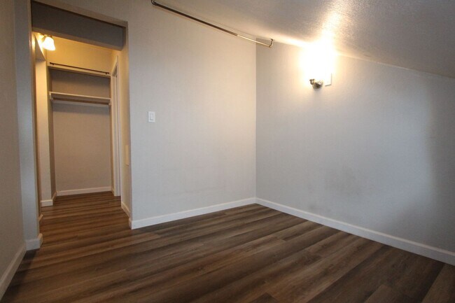 Building Photo - 1200 S Riordan Ranch St