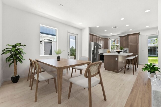 Building Photo - 16404 Mirabell Mnr Ln