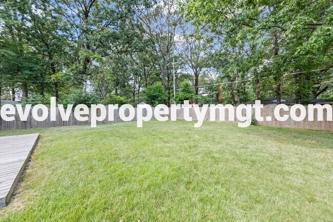 Building Photo - Charming Newly Renovated Home in East Memp...