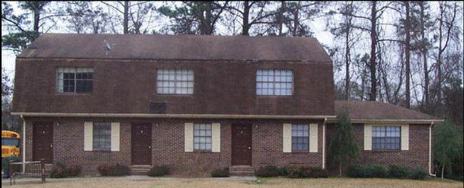 Primary Photo - 215 Meadowbrook Ct