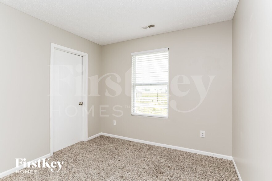 Building Photo - 7399 Kenrich Dr