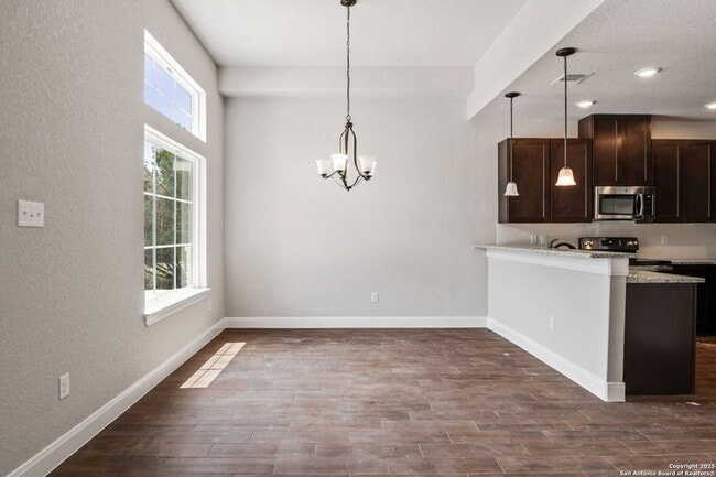 Building Photo - 243 Sliprock Dr