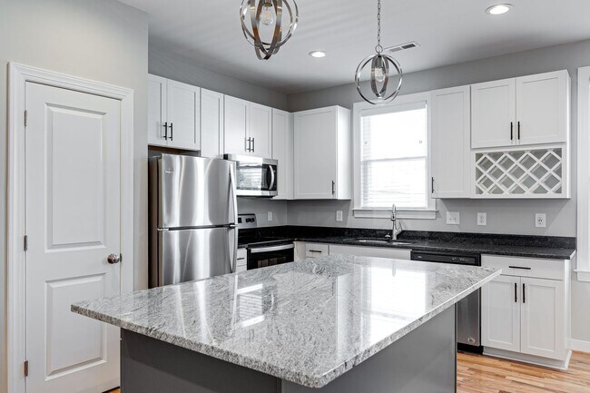 Building Photo - 1017 N 33rd St