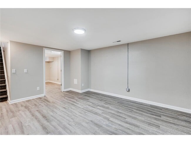 Building Photo - 5422 S 28th Ave