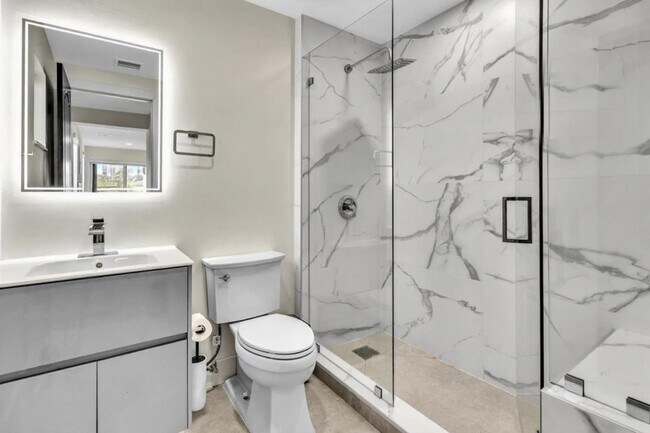 Building Photo - 2609 Center Ave