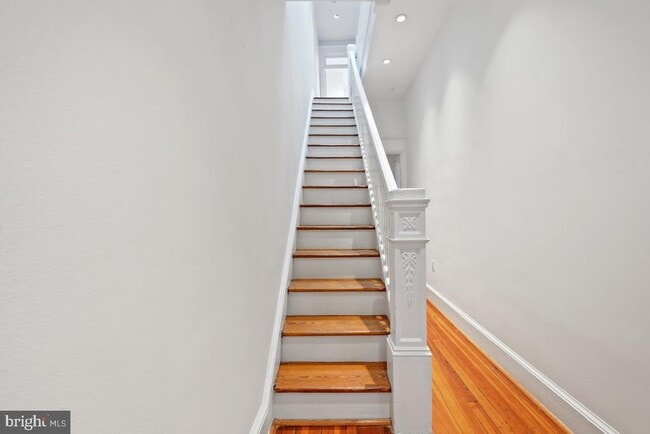 Building Photo - 1411 King St