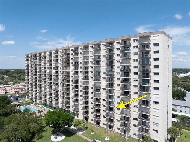 Building Photo - 7050 Sunset Dr S
