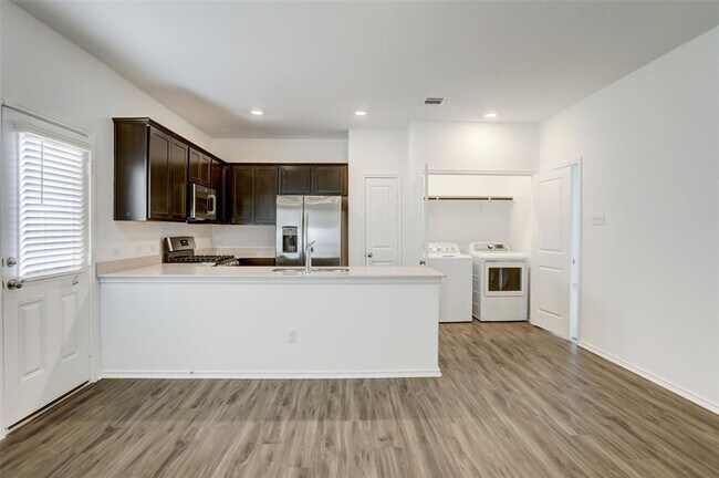 Building Photo - 340 Geode Glen