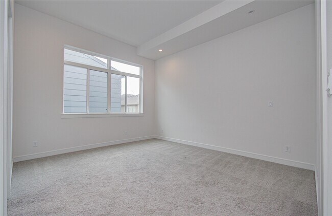 Building Photo - 8930 Spring Knoll Forest Dr