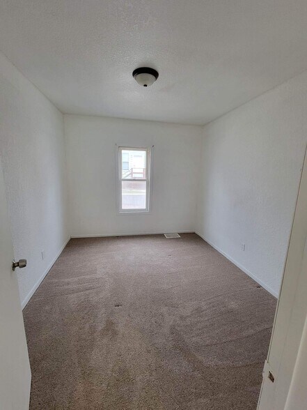 Building Photo - 1213 N 16th St