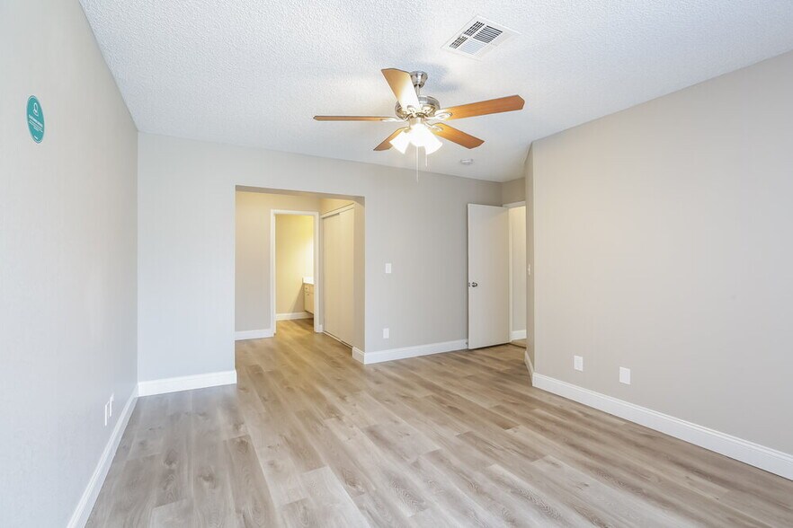 Building Photo - 3990 Avocado Dr