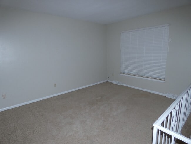 Building Photo - 5903 Creek View Dr