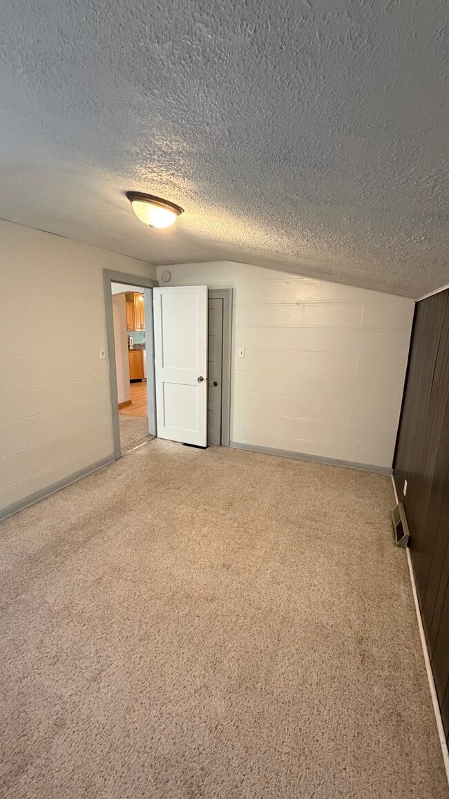 Building Photo - 119 7th Ave NE