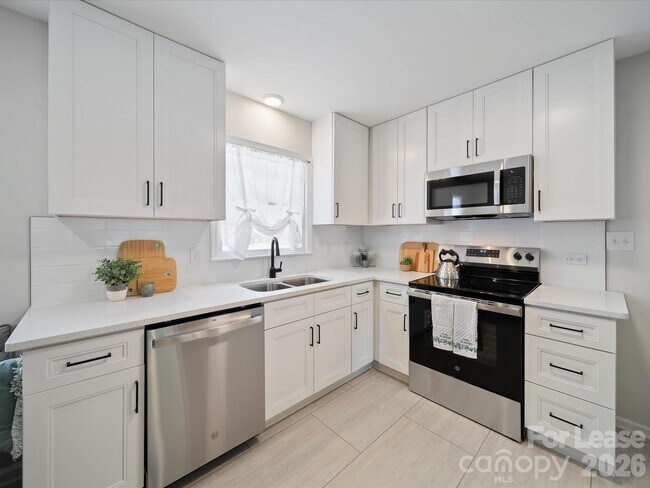 Building Photo - 2213 Milton Rd