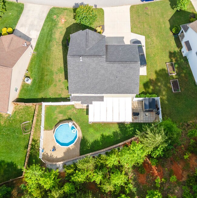 Building Photo - 1416 Madison Oaks Rd