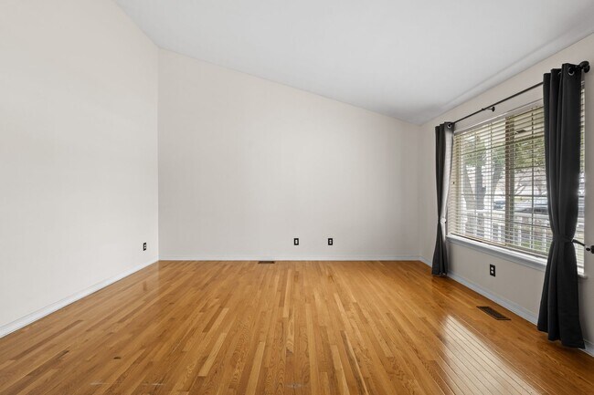 Building Photo - Liberty Lake 4 Bed 2 Bath Home that has been nicely updated