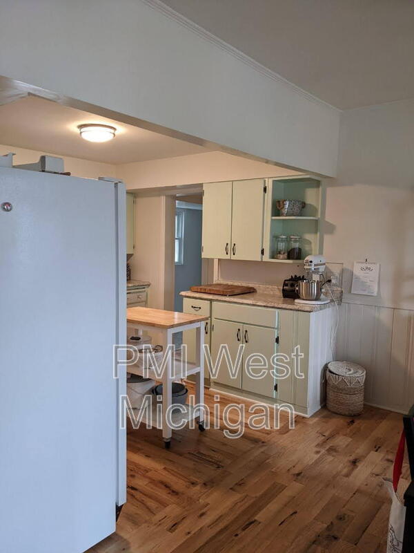 Building Photo - 103 Fitzhugh Ave SE