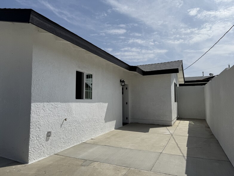 Primary Photo - 9452 Rose Ave